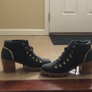 Jack Rogers grey poppy hiker boots
